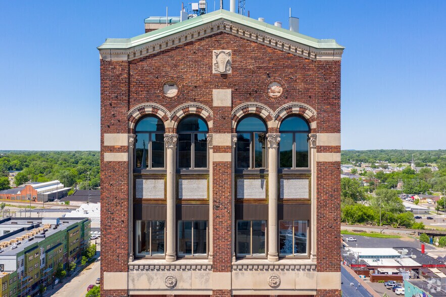 More Photos Of 180 W Michigan Ave, Jackson Office Residential For Lease