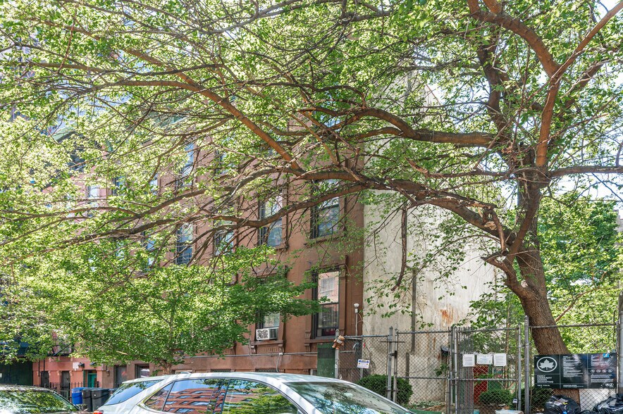 More Photos Of 158 E 111th St, New York Apartments For Sale