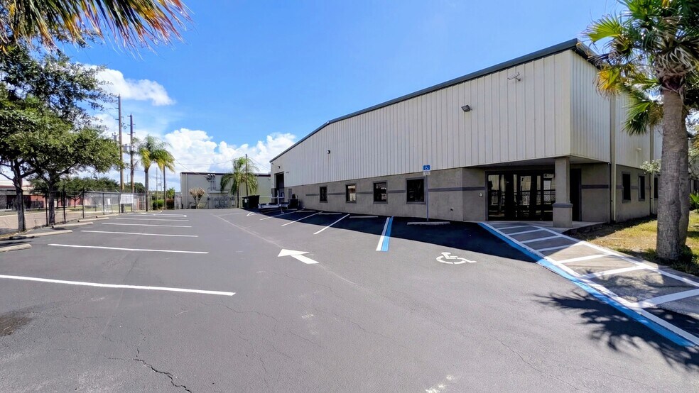 More Photos Of 11052 Challenger Ave, Odessa Warehouse For Lease
