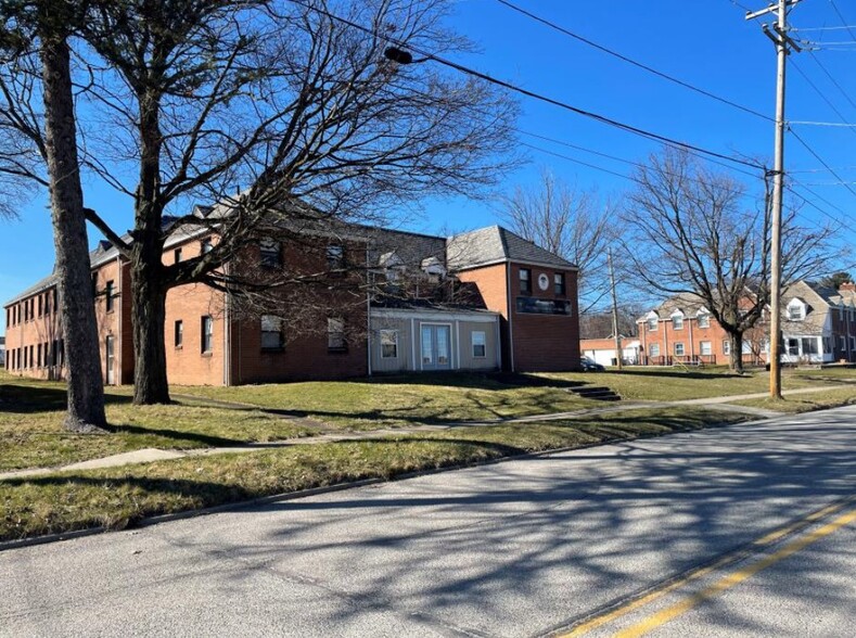 Primary Photo Of 795-796 5th St, Struthers Dormitory For Sale