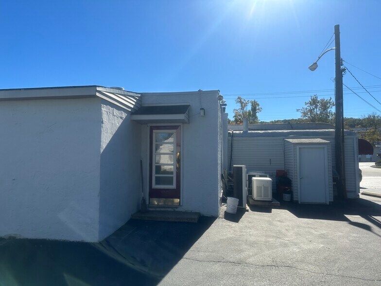 189 E Lancaster Ave, Malvern, PA 19355 Retail For Lease