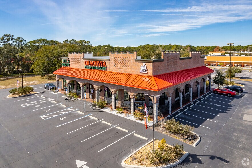 More Photos Of 3007 Commercial Way, Spring Hill Restaurant For Sale