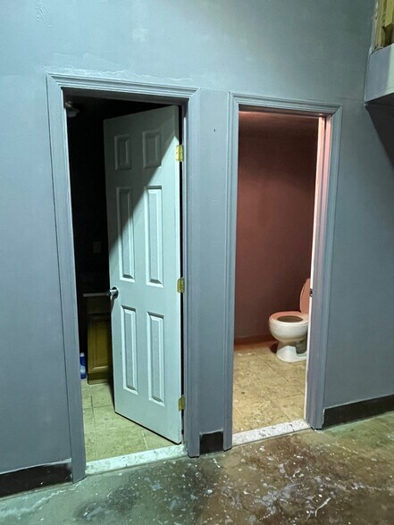 More Photos Of 2627 Evarts St NE, Washington Warehouse For Lease