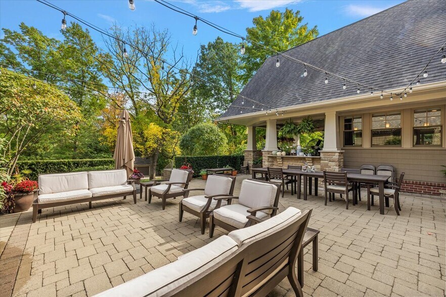 More Photos Of 1330 Oxford Rd, Bloomfield Hills Specialty For Sale