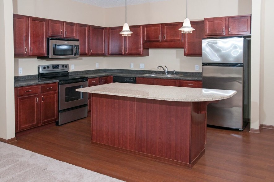 More Photos Of 14411 Excelsior Blvd, Minnetonka Apartments For Lease