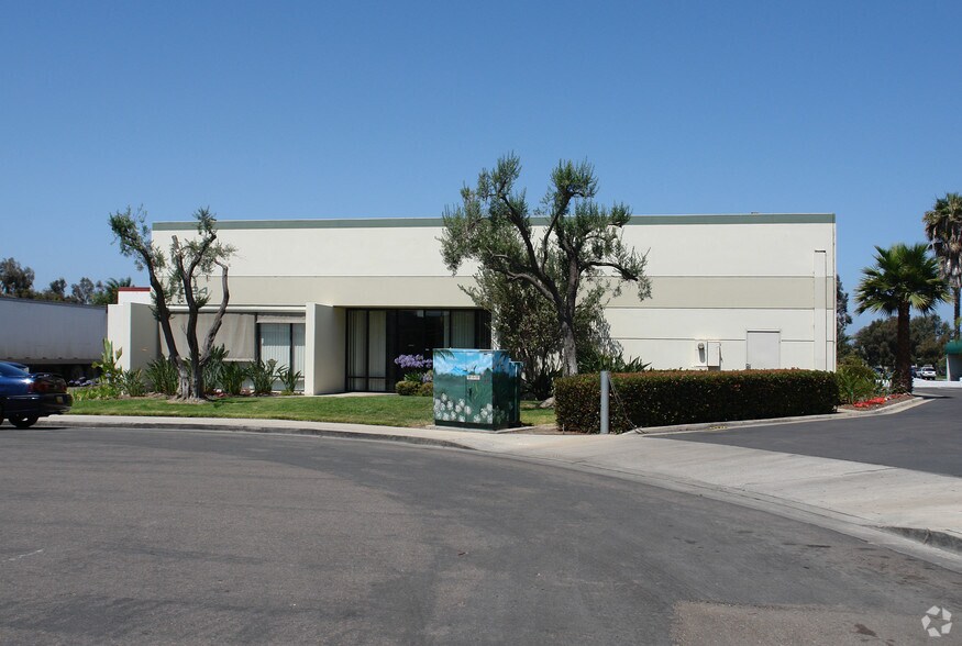 More Photos Of 7024 Manya Cir, San Diego Warehouse For Lease