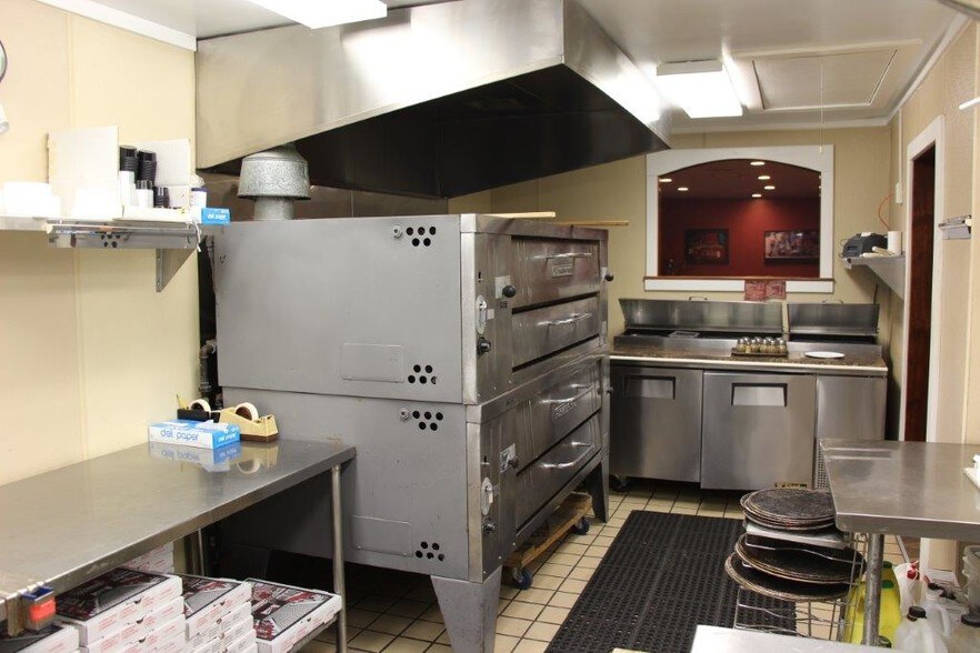 More Photos Of 5626 W Lincoln Hwy, Parkesburg Restaurant For Sale