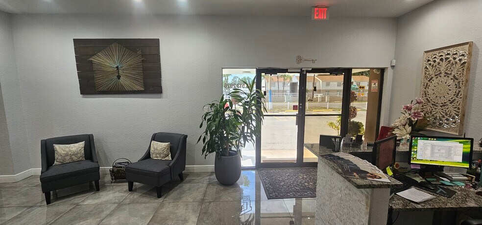 More Photos Of 7223 N Manhattan Ave, Tampa Office For Lease