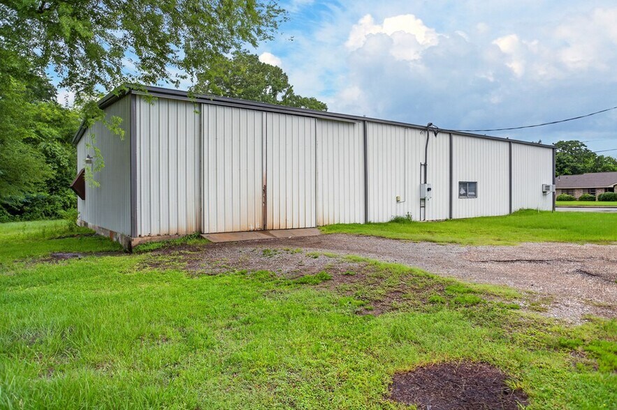 More Photos Of 903 Sayers St, Lufkin Warehouse For Sale