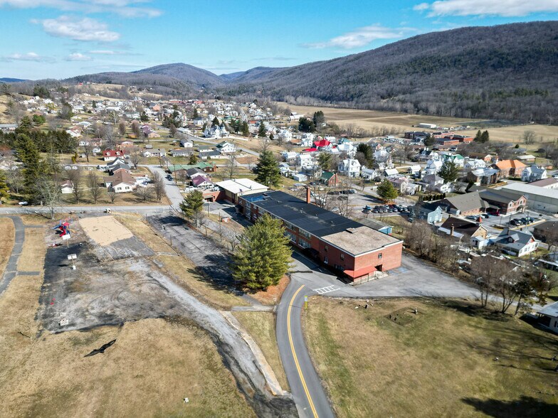 More Photos Of 81 Evick Dr, Franklin Flex For Sale