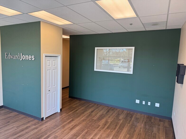 More Photos Of 7221 State Park Rd, Fox Lake Unknown For Lease