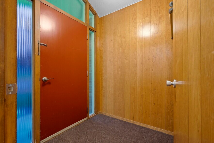 More Photos Of 6 Arbor Dr, Glens Falls Office For Sale