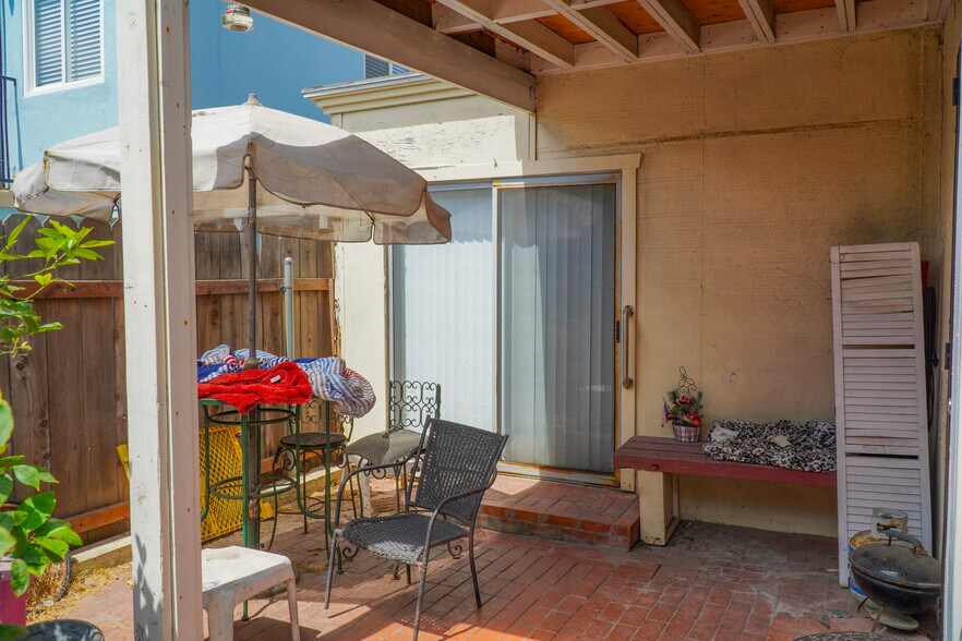 More Photos Of 2114 Abbott St, San Diego Apartments For Sale