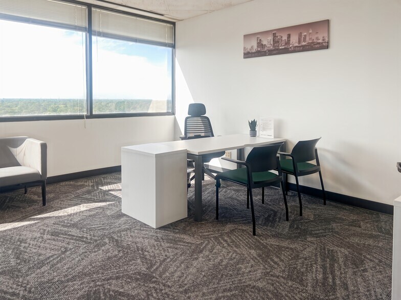 More Photos Of 11111 Katy Fwy, Houston Coworking Space