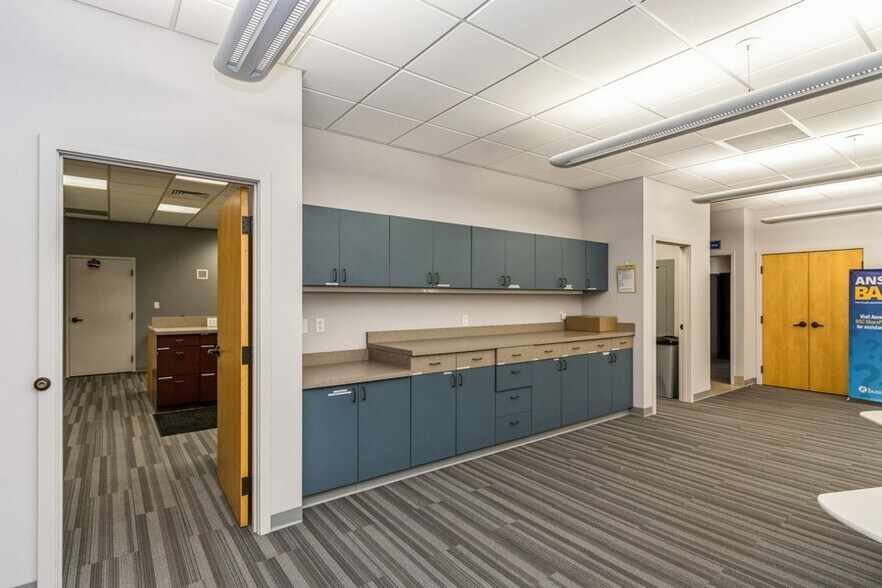 More Photos Of 2834 Northgate Dr, Iowa City Office For Lease