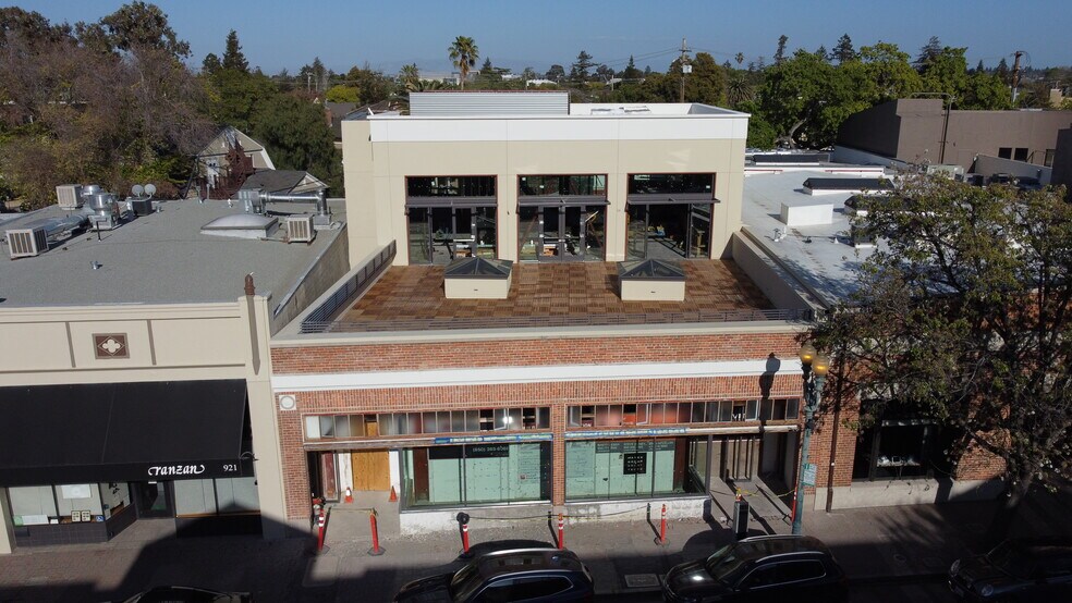More Photos Of 925 Main St, Redwood City General Retail For Lease