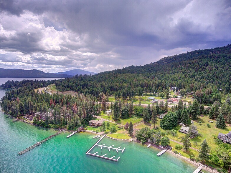 More Photos Of 23113 Rollins Lakeshore Dr, Rollins General Retail For Sale