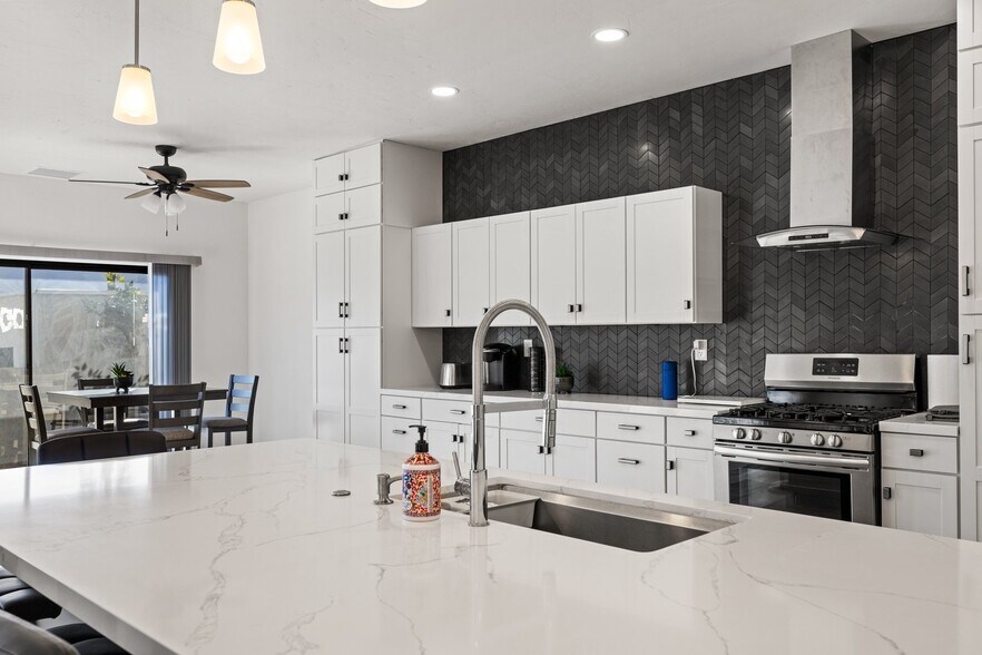 More Photos Of 68766 Perez Rd, Cathedral City Warehouse For Sale
