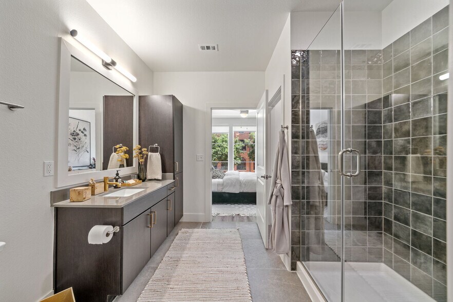 More Photos Of 2315 Navigation Blvd, Houston Apartments For Lease