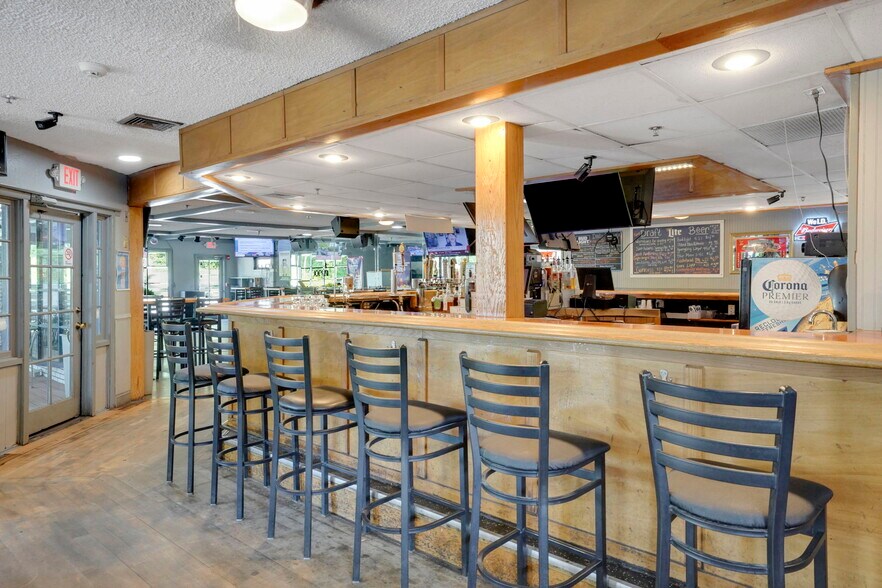 More Photos Of 287 N Elm St, Westfield Restaurant For Sale