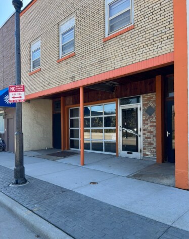 More Photos Of 211 N Appleton St, Appleton Storefront Retail Residential For Lease