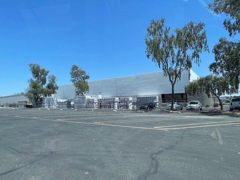 More Photos Of 4720 W Van Buren St, Phoenix Manufacturing For Lease