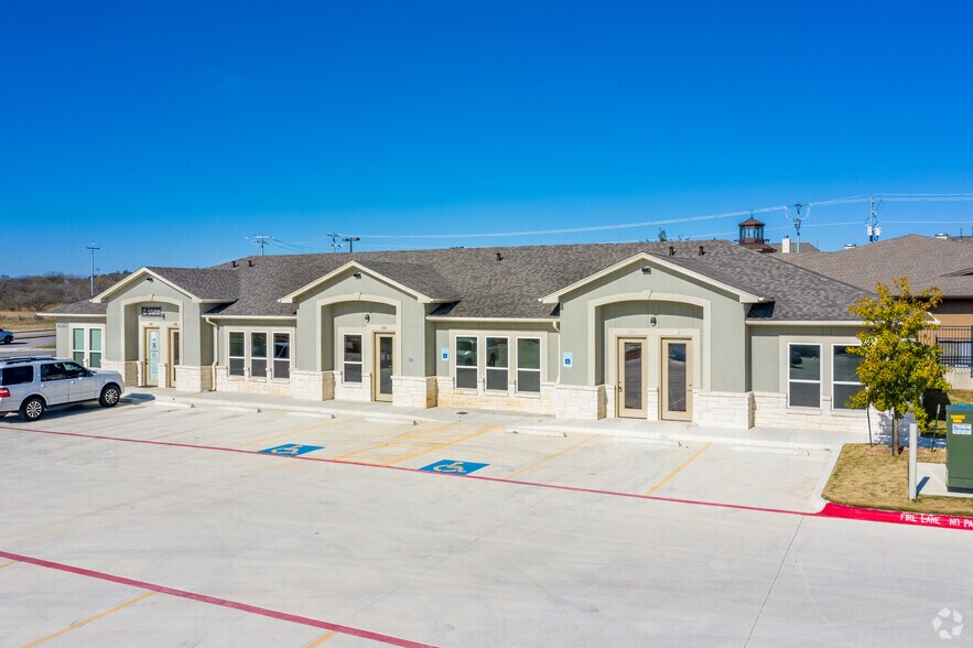 More Photos Of 1996 Schertz Pky, Schertz Medical For Sale