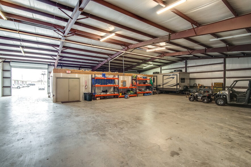 More Photos Of 12081 Katy Rd, Keller Flex For Lease