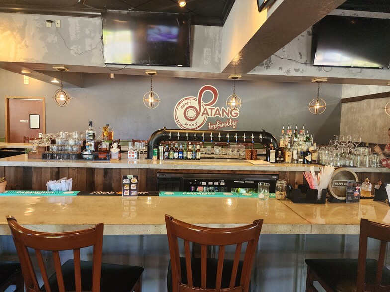 More Photos Of 15 Middlesex Tpke, Billerica Restaurant For Lease