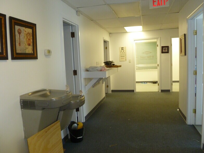 More Photos Of 1342 Old Bridge Rd, Woodbridge Medical For Lease