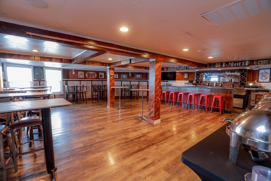 More Photos Of 700 Jordan Point Rd, Hopewell Restaurant For Sale