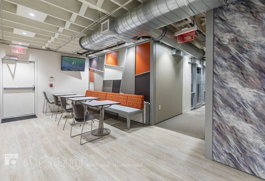 More Photos Of 2301 Caroline St, Houston Office For Sale