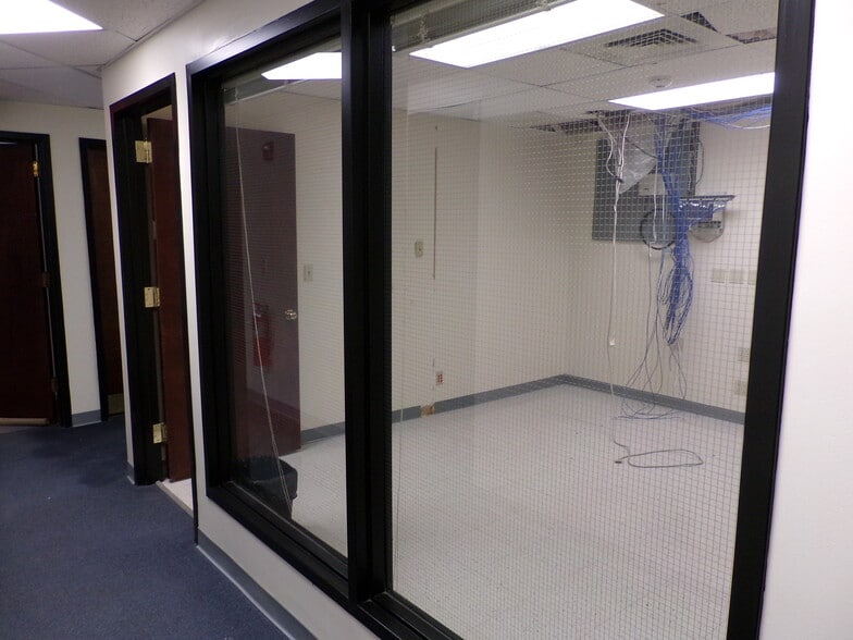 More Photos Of 401 Gilford Ave, Gilford Office For Lease