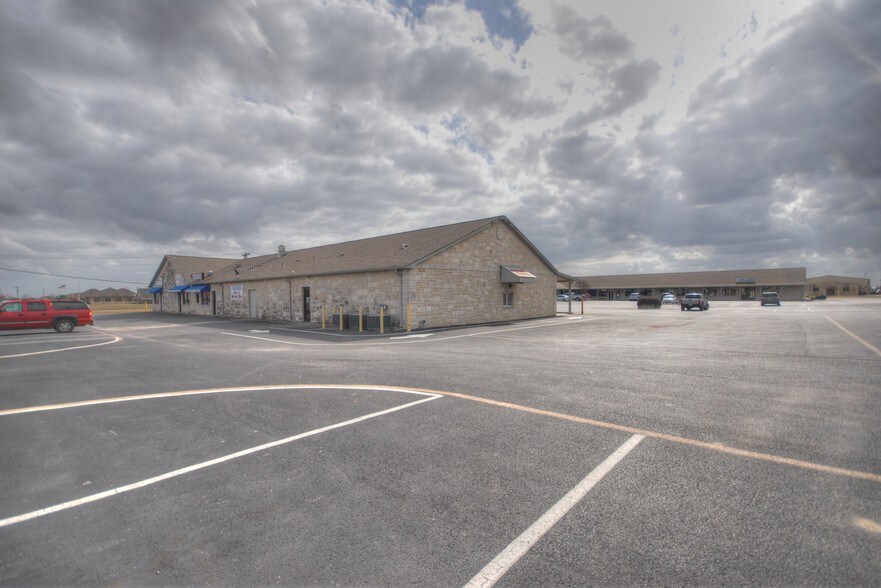 More Photos Of 305 Limestone Ter, Jarrell Unknown For Lease