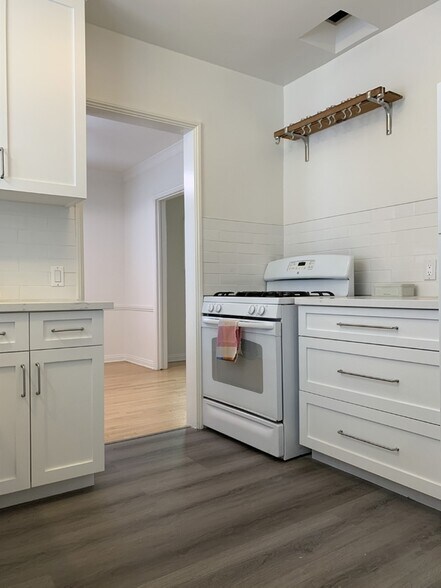 More Photos Of 1042 S Bedford St, Los Angeles Apartments For Sale