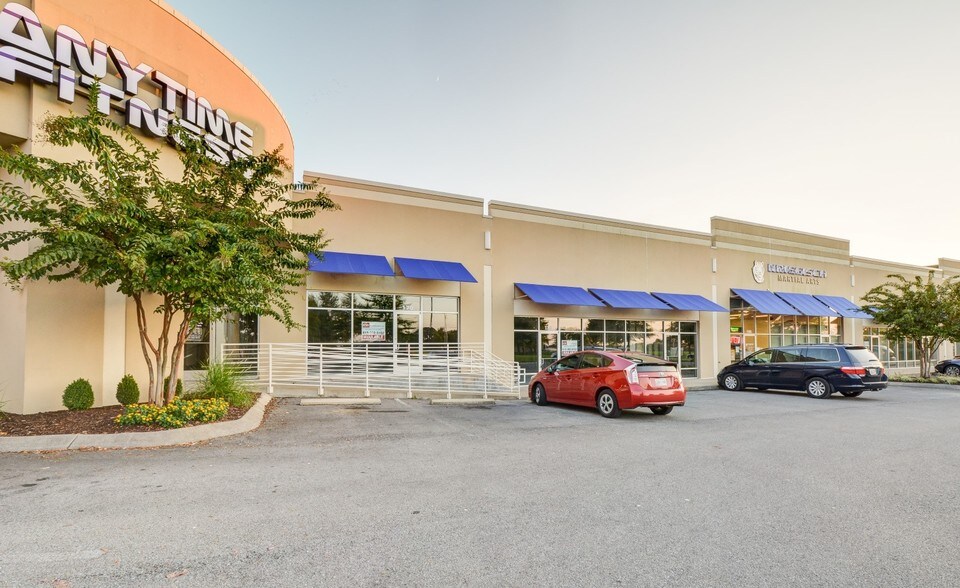 More Photos Of 2690 Madison St, Clarksville Storefront Retail Office For Lease