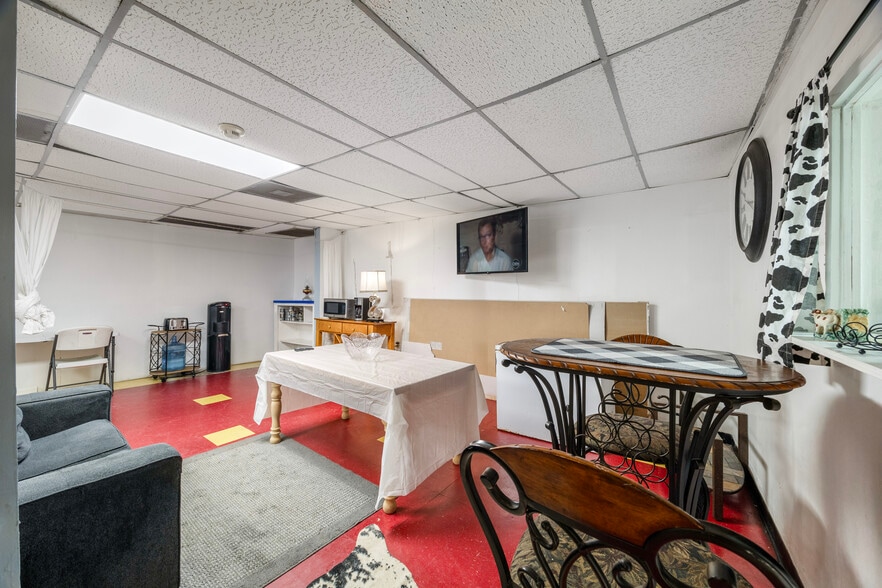 More Photos Of 9202 Ashville Dr, Houston Shelter For Sale