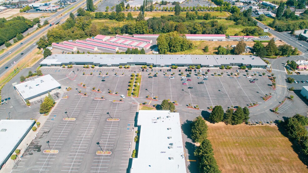 More Photos Of 448 Fashion Way, Burlington Unknown For Lease