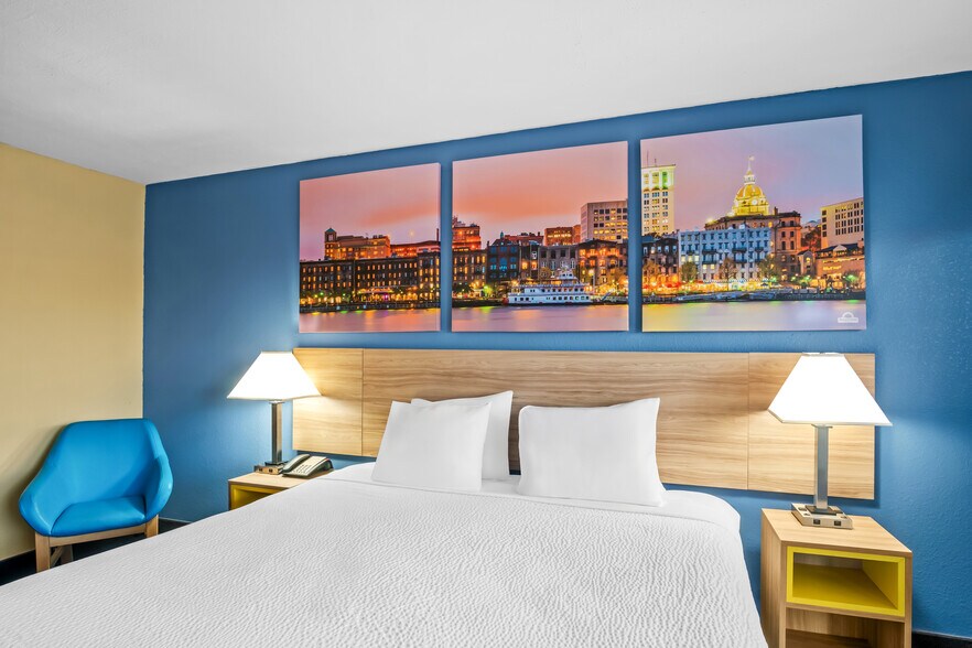More Photos Of 1630 Richmond St, Mount Vernon Hotel For Sale