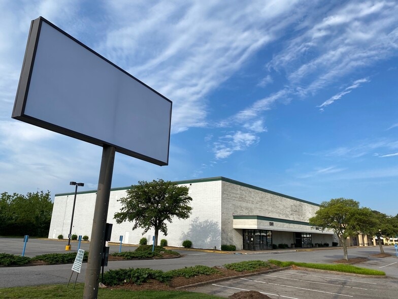 More Photos Of 415 N Military Hwy, Norfolk Unknown For Lease