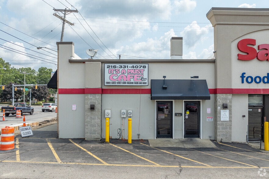 More Photos Of 4790-4802 Turney Rd, Garfield Heights Freestanding For Lease