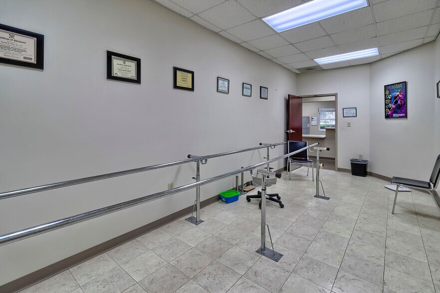 More Photos Of 811 Sunset Blvd, West Columbia Medical For Sale