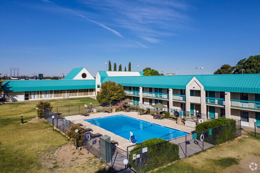 More Photos Of 4600 E Pine St, Deming Hotel For Sale