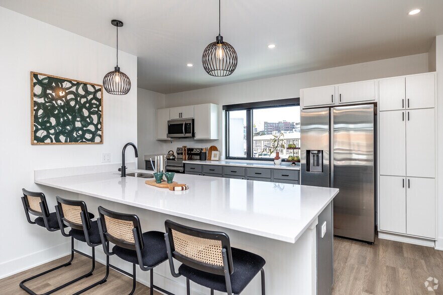 More Photos Of 1200 Keosauqua Way, Des Moines Apartments For Sale