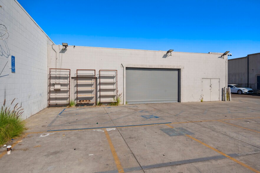 More Photos Of 7865 Balboa Ave, San Diego Freestanding For Lease