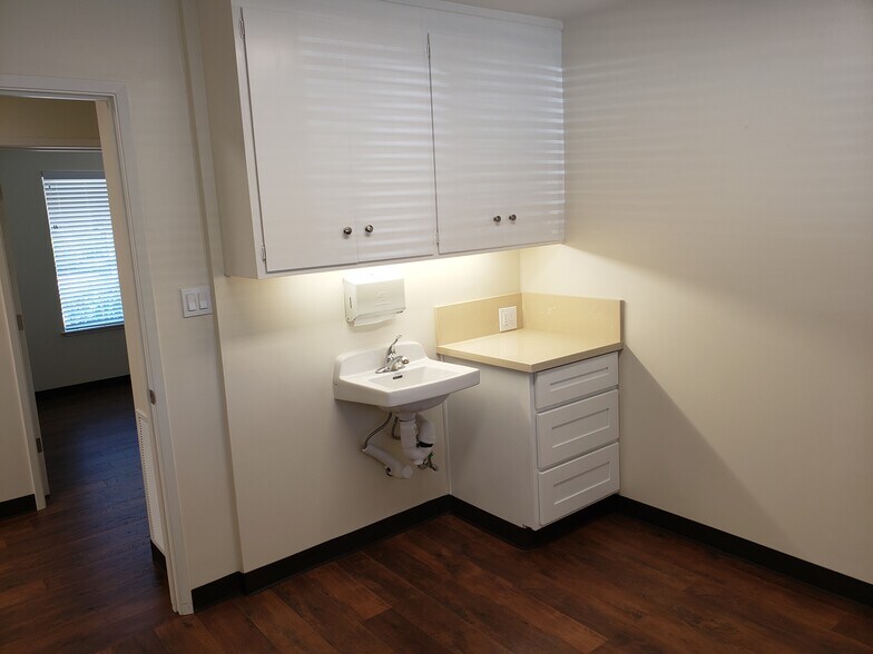 More Photos Of 20445 Pacifica Dr, Cupertino Medical For Lease