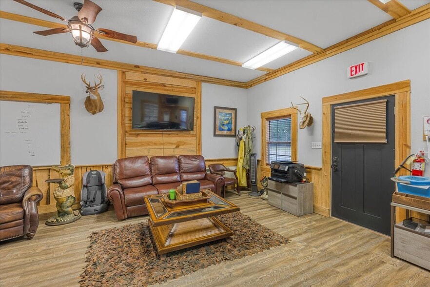 More Photos Of 7513 Highway 90, Milton Loft Creative Space For Sale