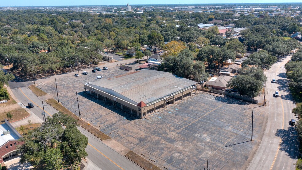 More Photos Of 5819 10th St, Katy Storefront For Sale