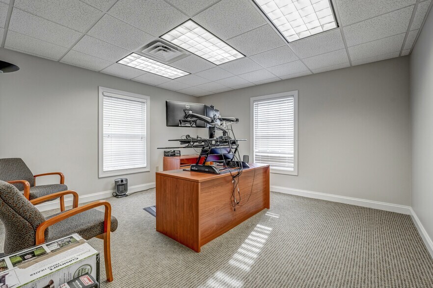 More Photos Of 95 Zion Station Ct, Troy Flex For Sale