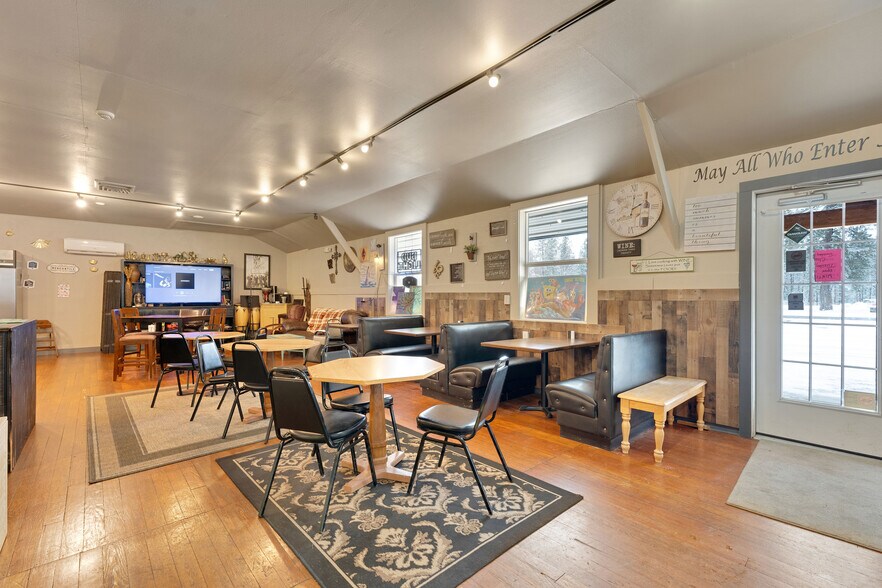 More Photos Of 10013 W Charles Rd, Nine Mile Falls Restaurant For Lease